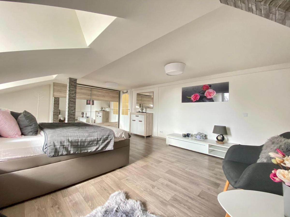 Lili Apartman Apartment Marianske Lazne Exterior photo