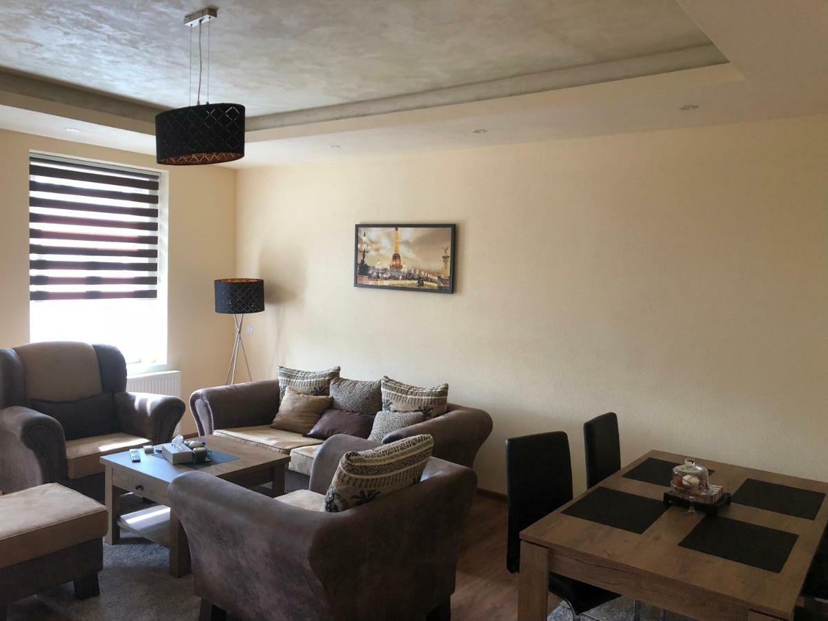 Lili Apartman Apartment Marianske Lazne Exterior photo